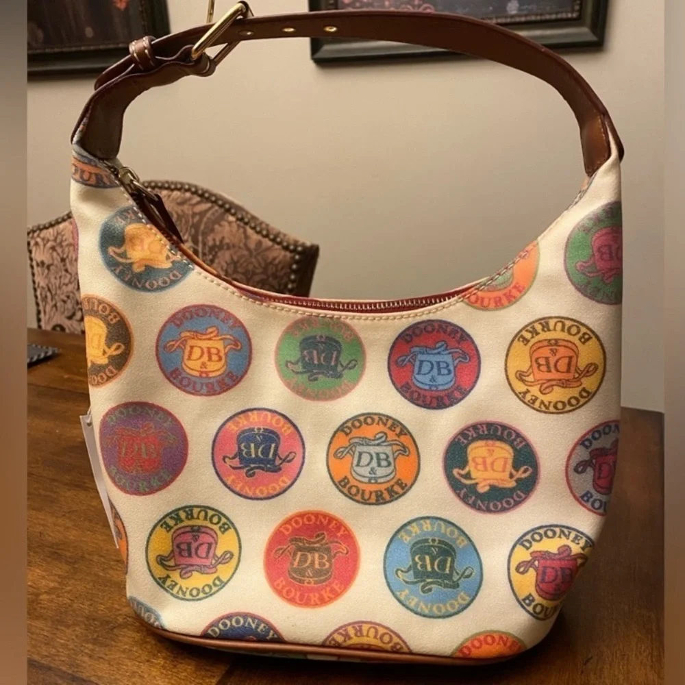 Dooney and Bourke Y2K Taylor Cole handbag 🆕